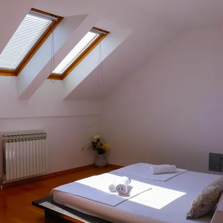 Stross Apartments & Rooms Osijek Room photo