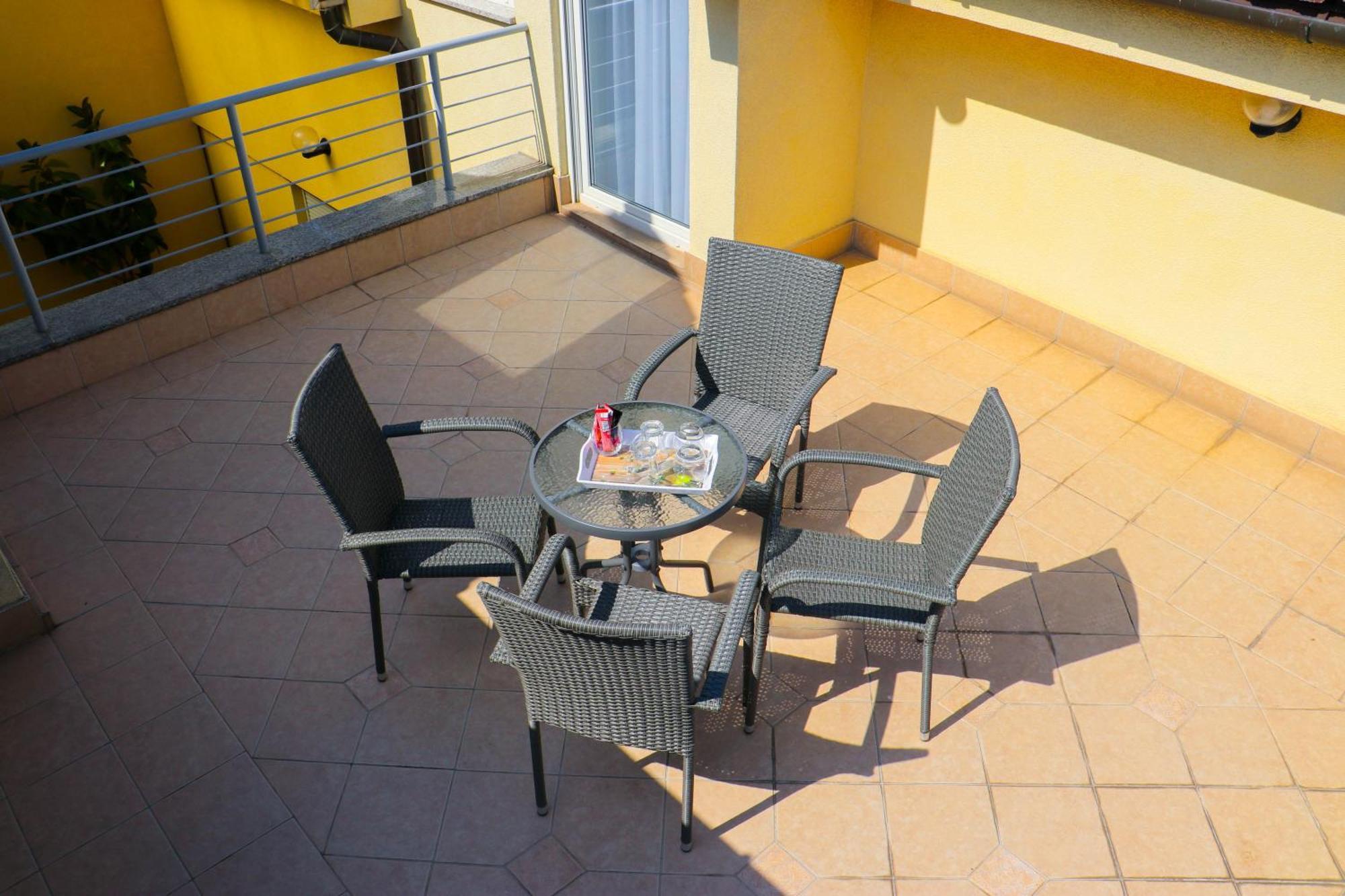 Apartman Stross & *